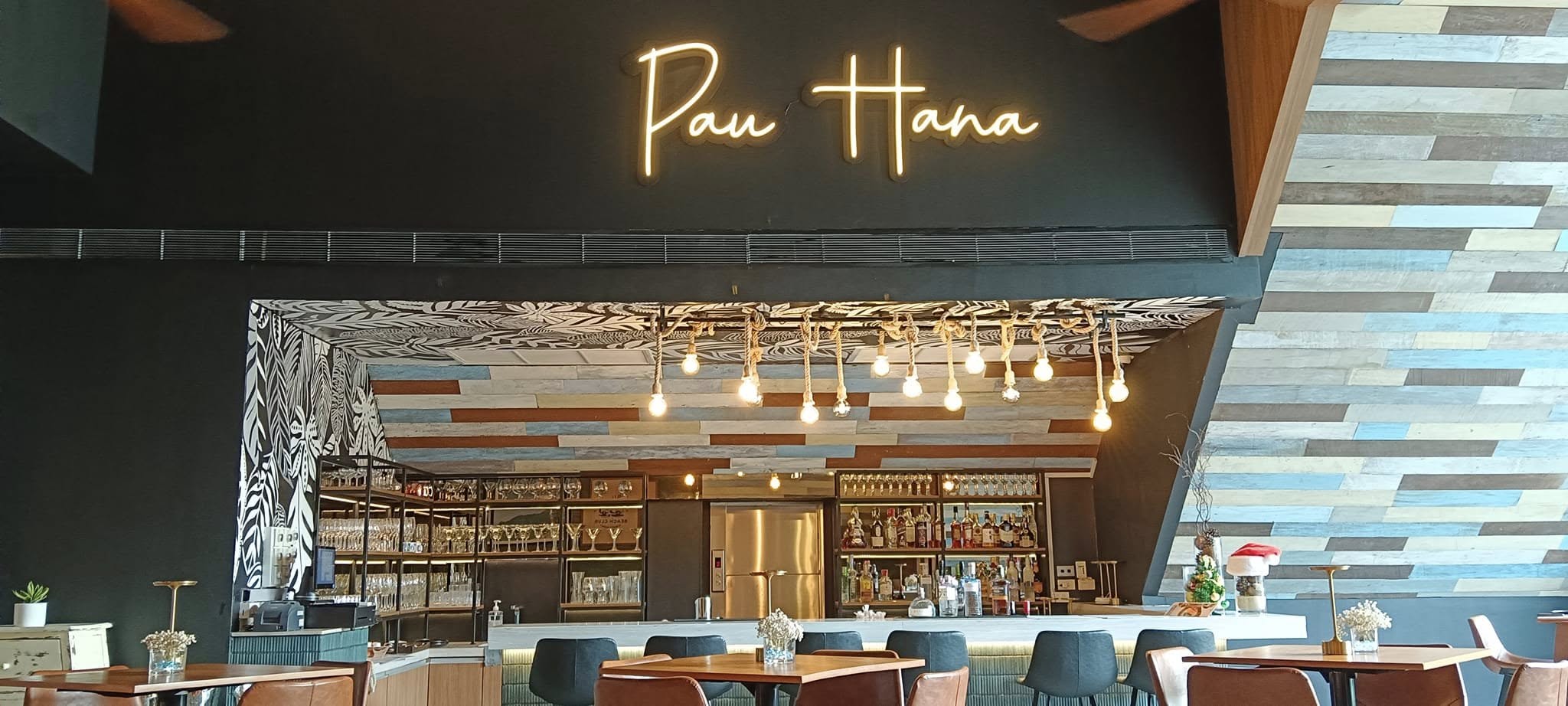 Nalu Bar and Grill